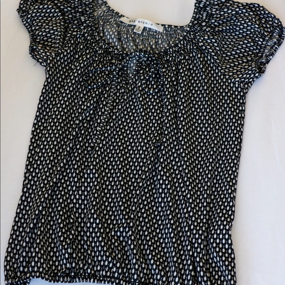 Black and White Cap Sleeve Blouse - Picture 1 of 3